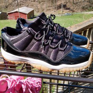 Jordan 11 low 'Bleached Coral'